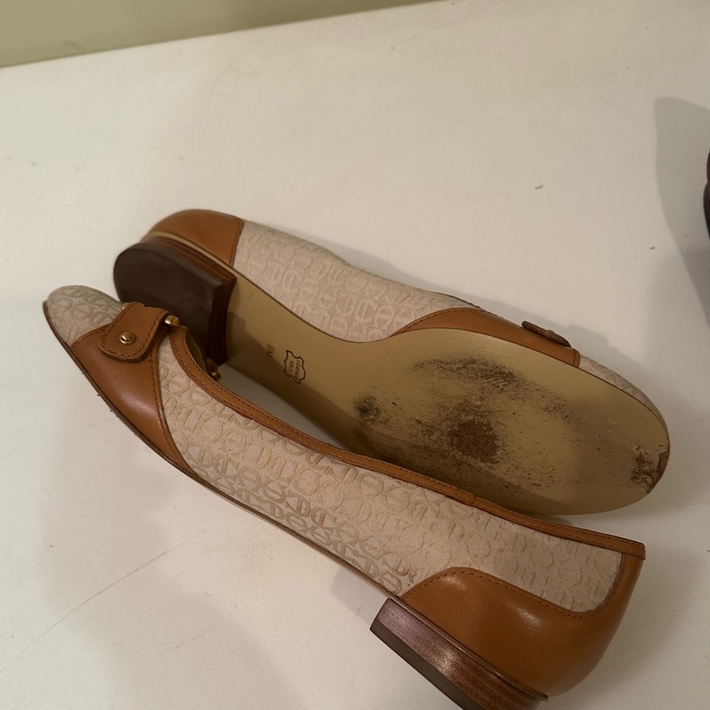 ETIENNE AIGNER vintage with light brown leather and light tan materials see pic - Picture 4 of 5